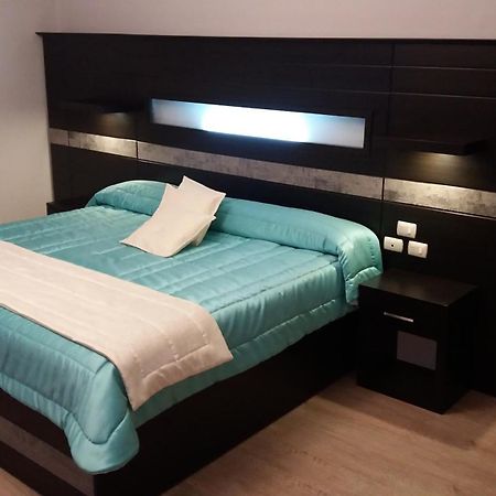 Hotel Majestic 2 - San Blas Cuenca Habitación foto